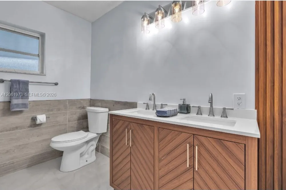 4595 NW 43rd Ct Lauderdale Lakes, FL 33319