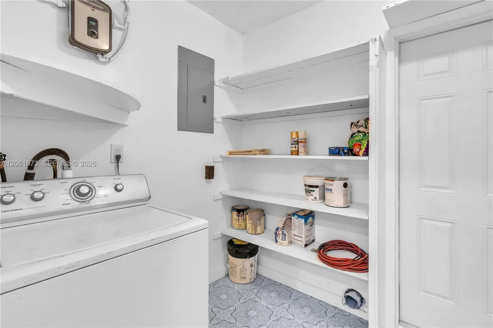 4595 NW 43rd Ct Lauderdale Lakes, FL 33319