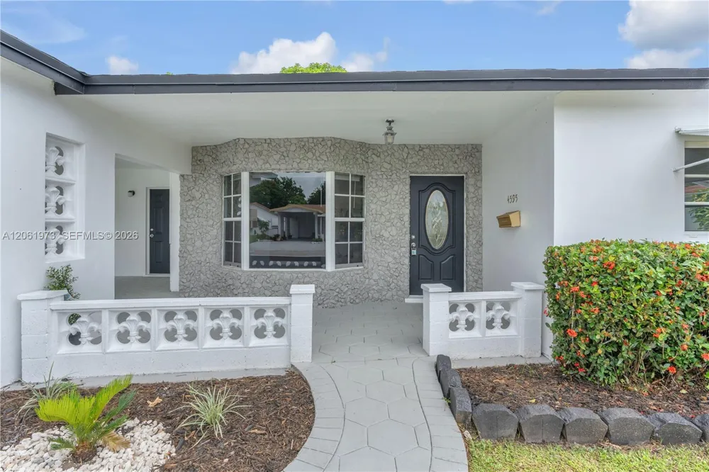 4595 NW 43rd Ct Lauderdale Lakes, FL 33319