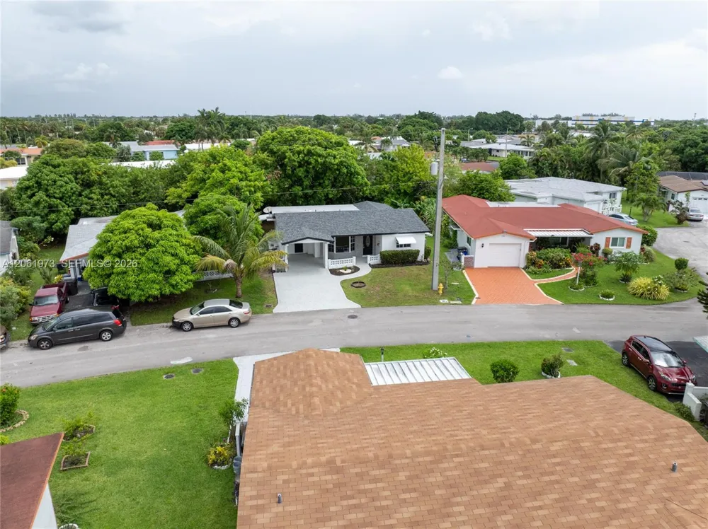 4595 NW 43rd Ct Lauderdale Lakes, FL 33319