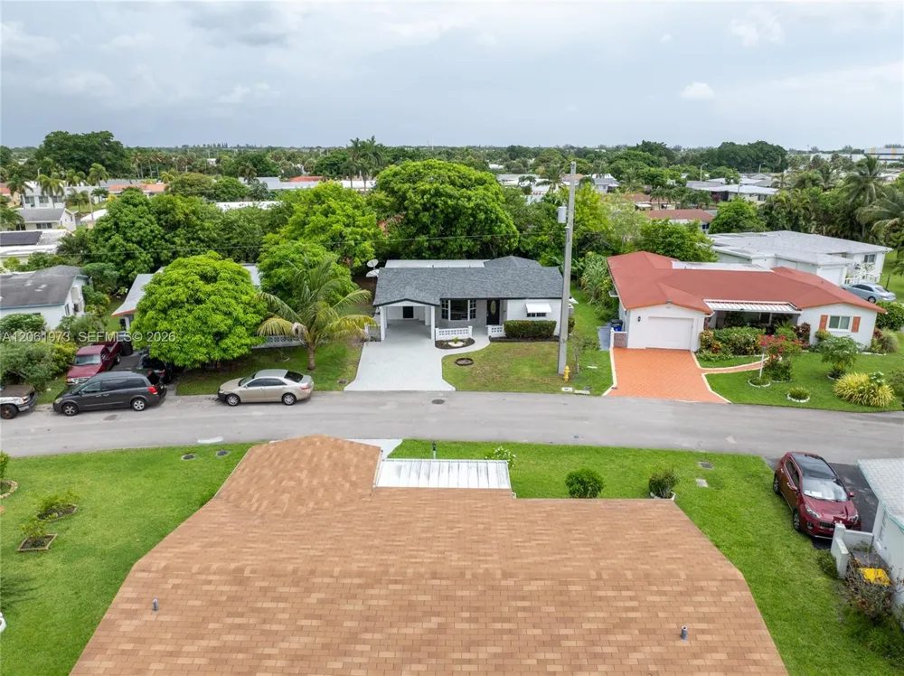 4595 NW 43rd Ct Lauderdale Lakes, FL 33319
