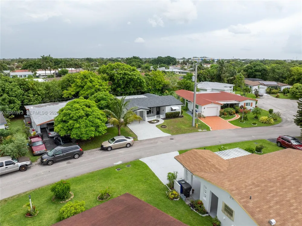 4595 NW 43rd Ct Lauderdale Lakes, FL 33319