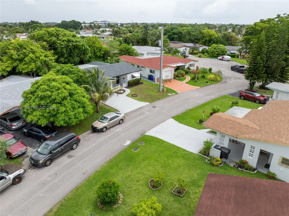 4595 NW 43rd Ct Lauderdale Lakes, FL 33319