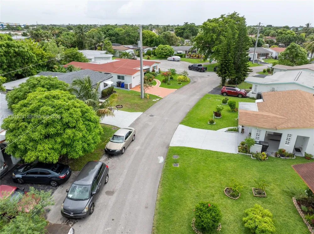 4595 NW 43rd Ct Lauderdale Lakes, FL 33319