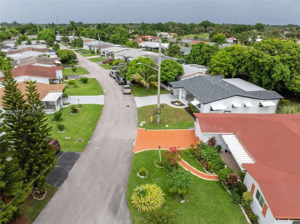 4595 NW 43rd Ct Lauderdale Lakes, FL 33319