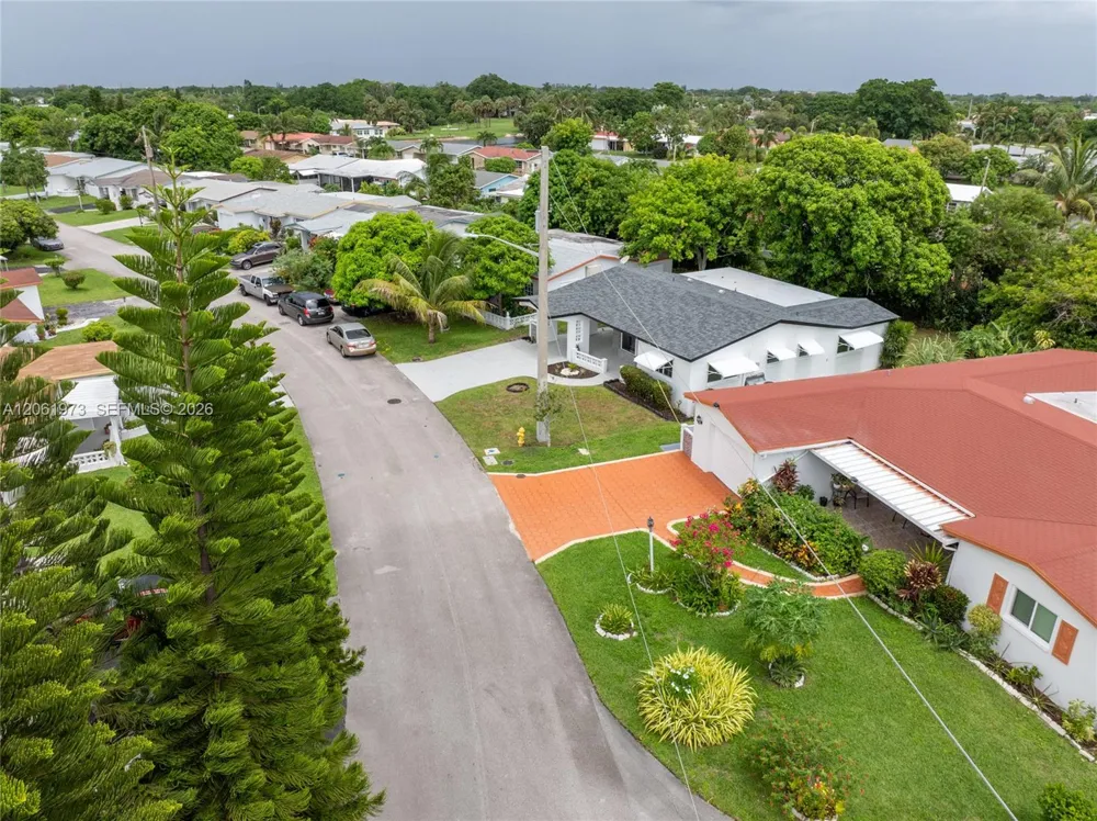 4595 NW 43rd Ct Lauderdale Lakes, FL 33319