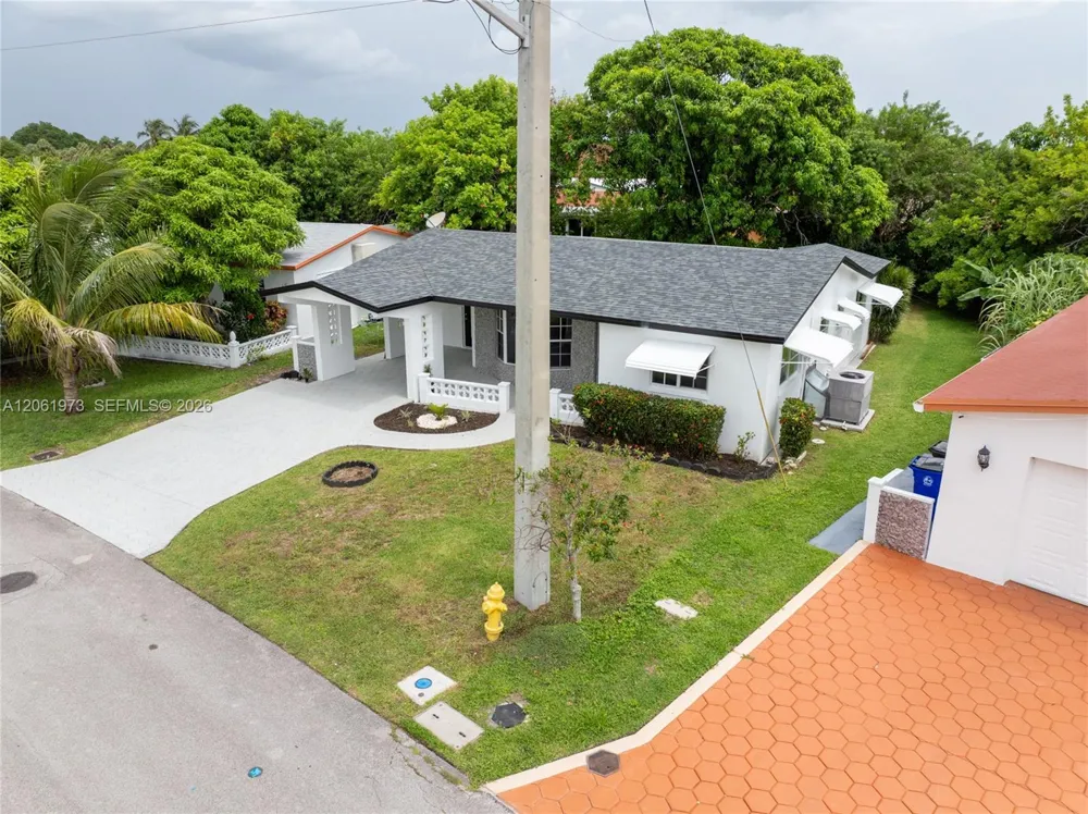 4595 NW 43rd Ct Lauderdale Lakes, FL 33319