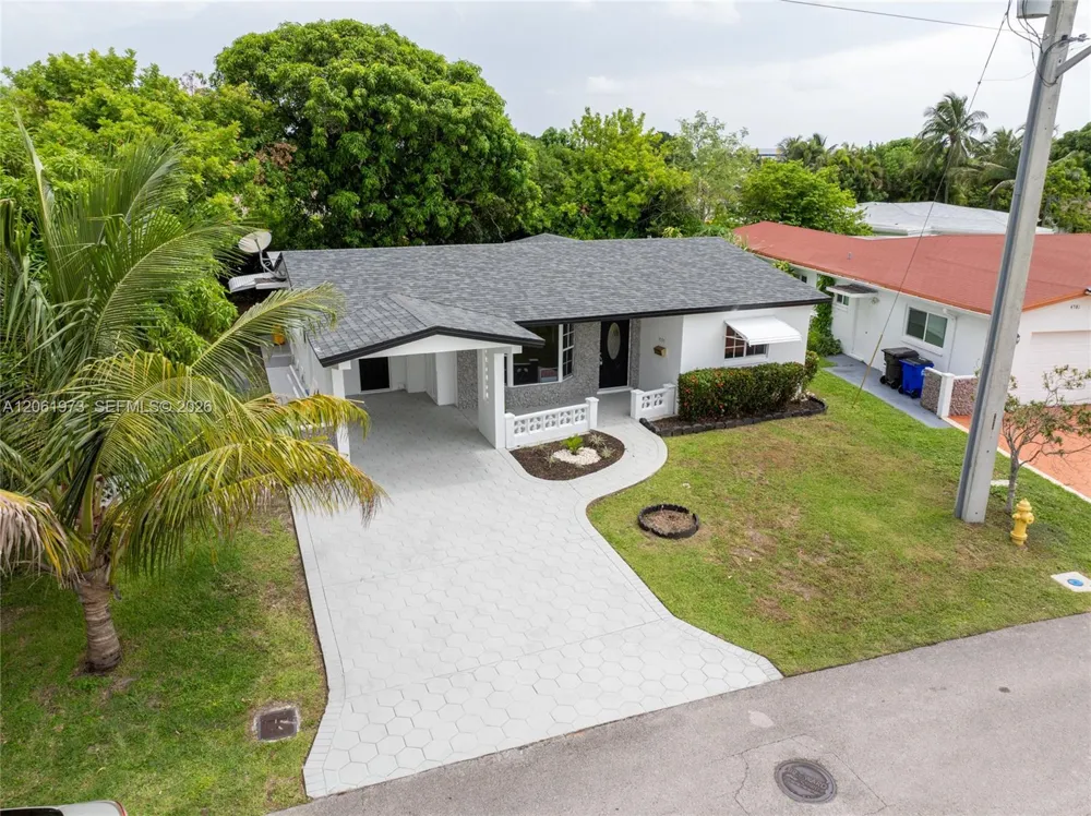 4595 NW 43rd Ct Lauderdale Lakes, FL 33319