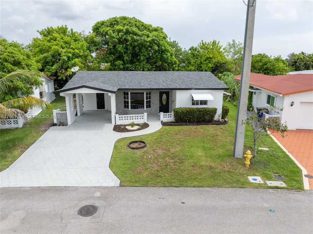4595 NW 43rd Ct Lauderdale Lakes, FL 33319