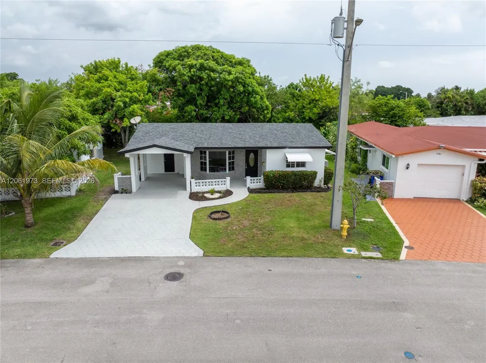 4595 NW 43rd Ct Lauderdale Lakes, FL 33319