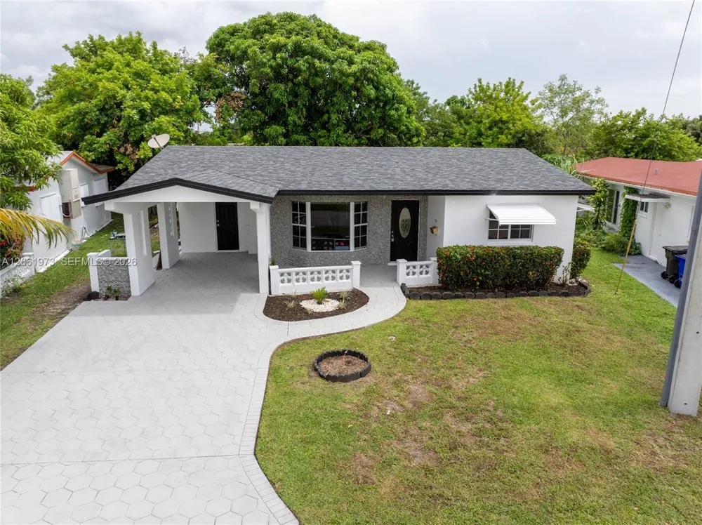 4595 NW 43rd Ct Lauderdale Lakes, FL 33319