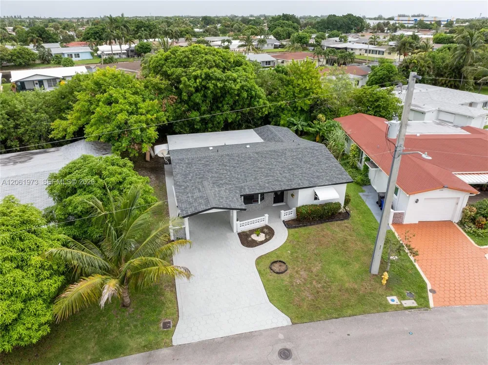 4595 NW 43rd Ct Lauderdale Lakes, FL 33319