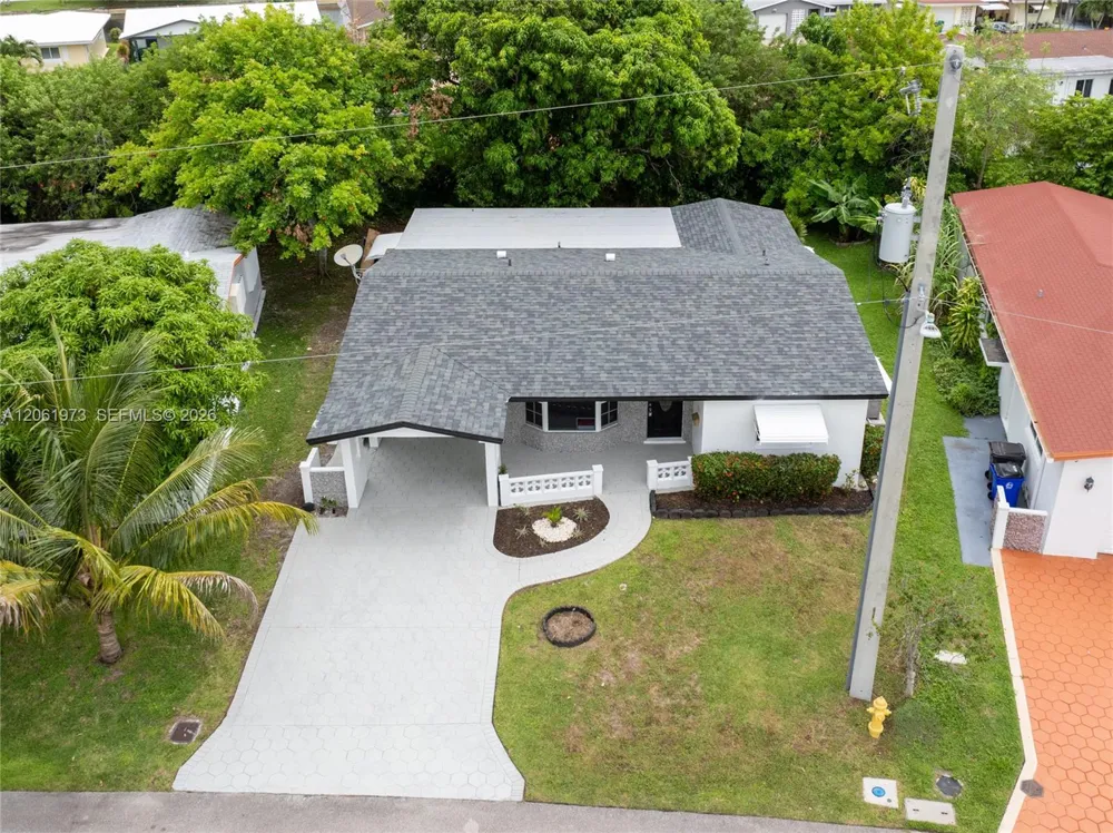 4595 NW 43rd Ct Lauderdale Lakes, FL 33319