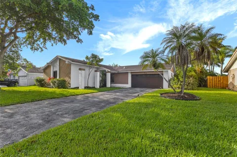 11905 Sailboat Dr