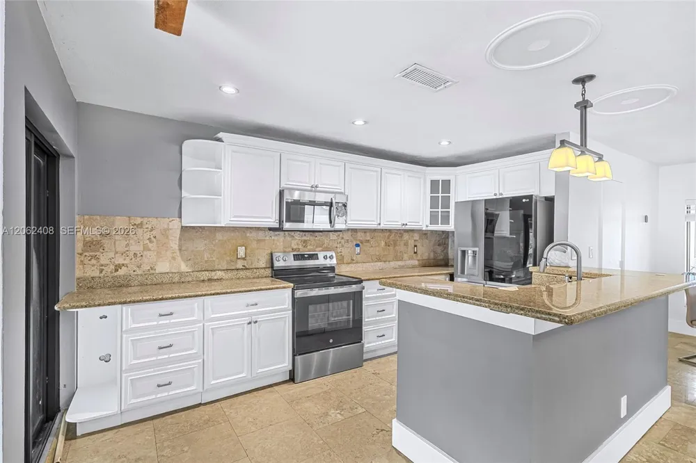 11905 Sailboat Dr Cooper City, FL 33026