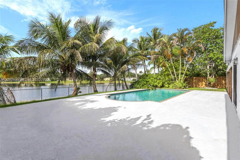 11905 Sailboat Dr Cooper City, FL 33026
