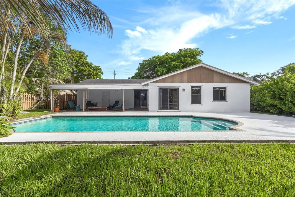 11905 Sailboat Dr Cooper City, FL 33026
