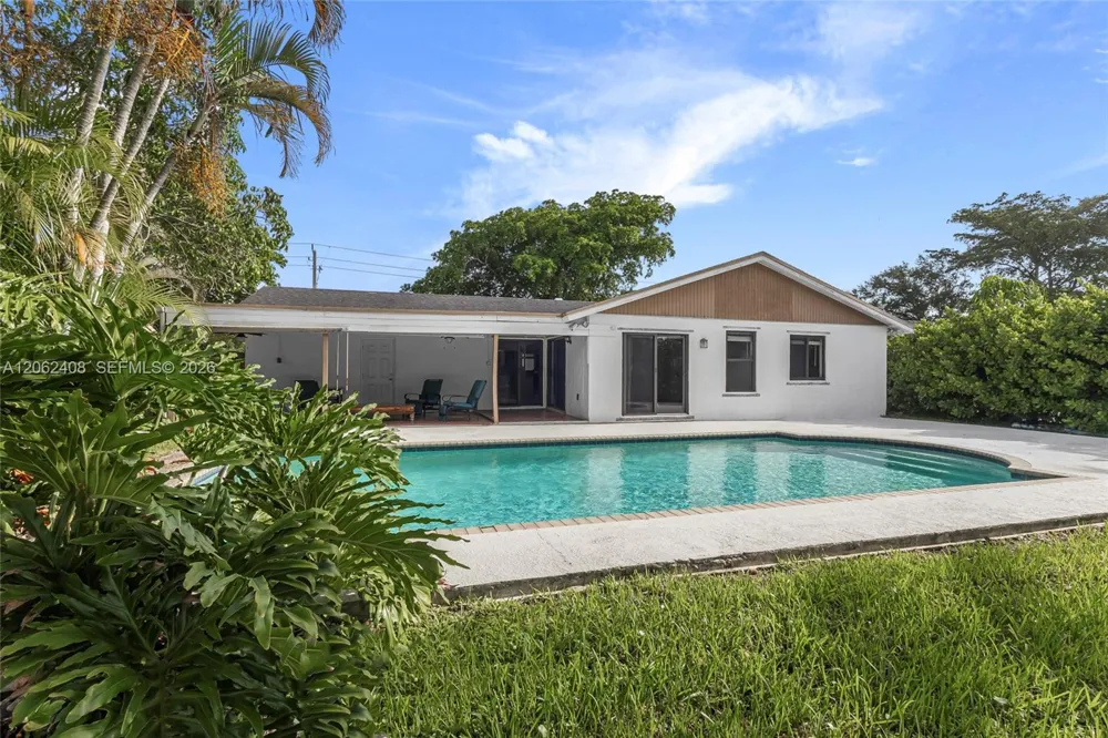 11905 Sailboat Dr Cooper City, FL 33026