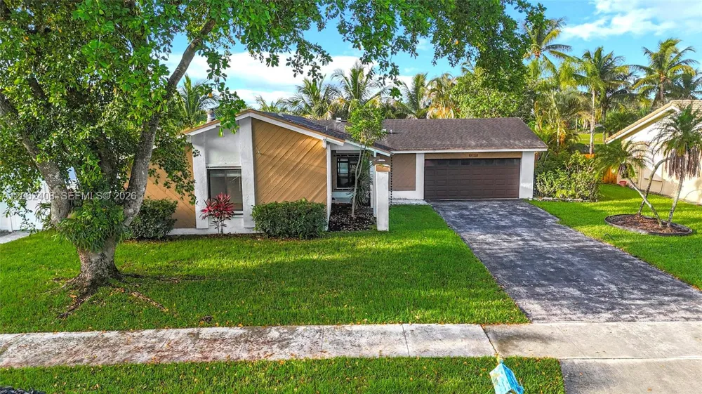 11905 Sailboat Dr Cooper City, FL 33026