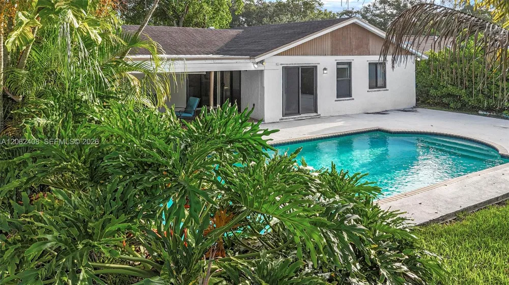 11905 Sailboat Dr Cooper City, FL 33026