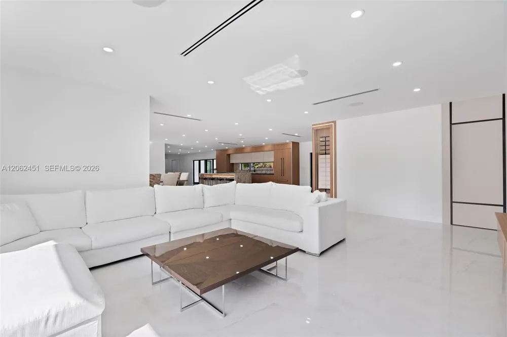 12425 SW 226th St Miami, FL 33170