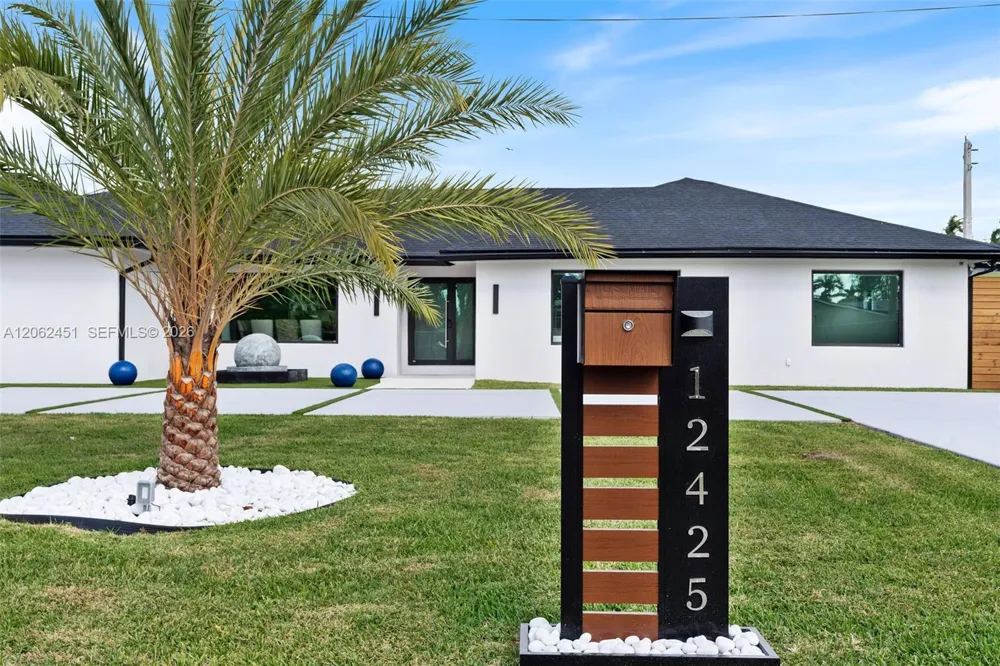 12425 SW 226th St Miami, FL 33170
