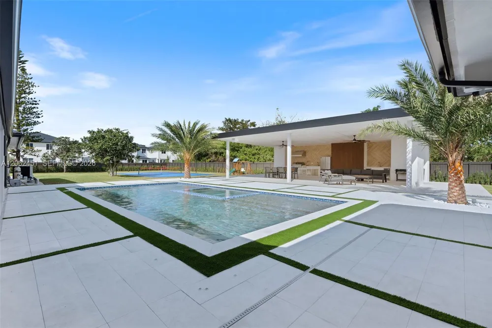 12425 SW 226th St Miami, FL 33170