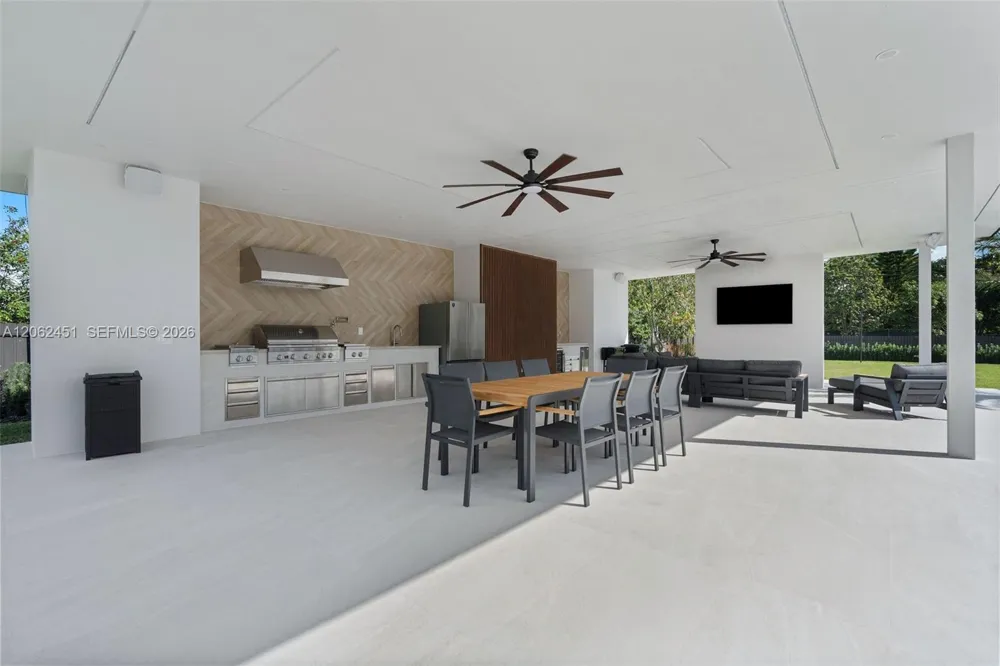 12425 SW 226th St Miami, FL 33170