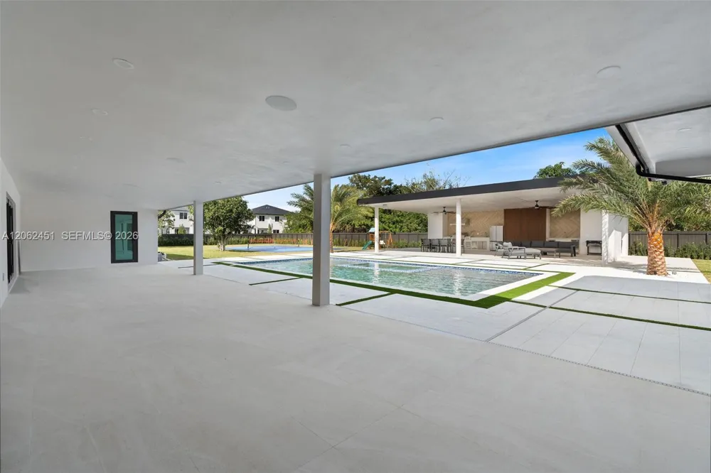 12425 SW 226th St Miami, FL 33170