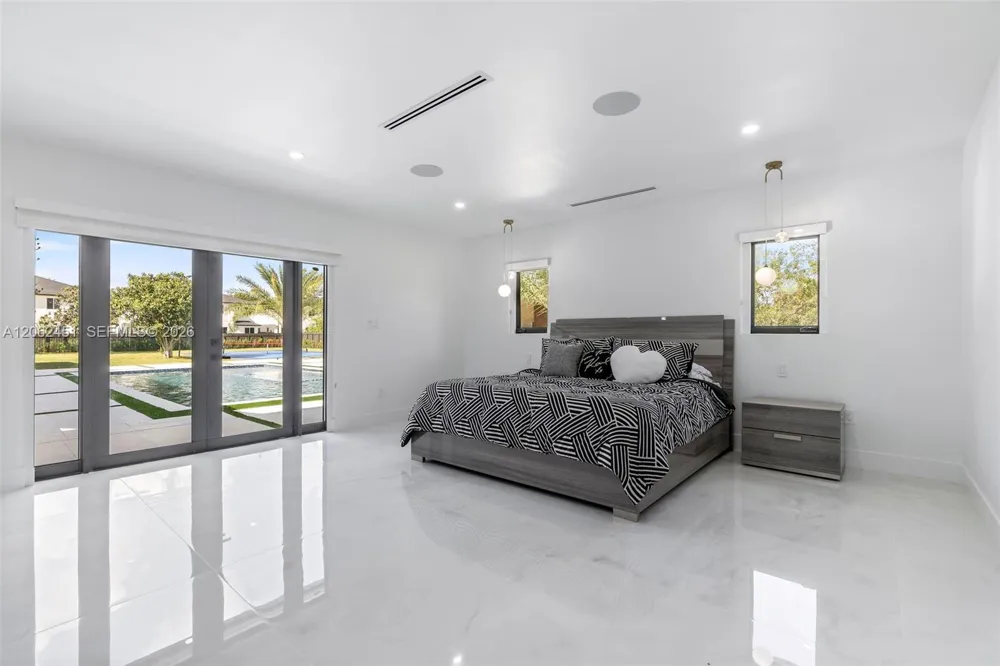 12425 SW 226th St Miami, FL 33170