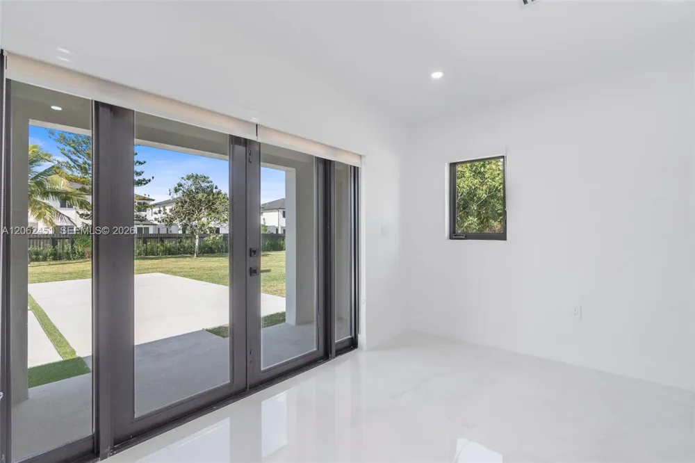 12425 SW 226th St Miami, FL 33170