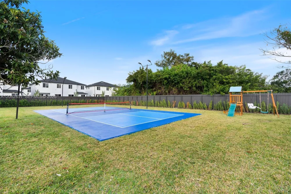 12425 SW 226th St Miami, FL 33170