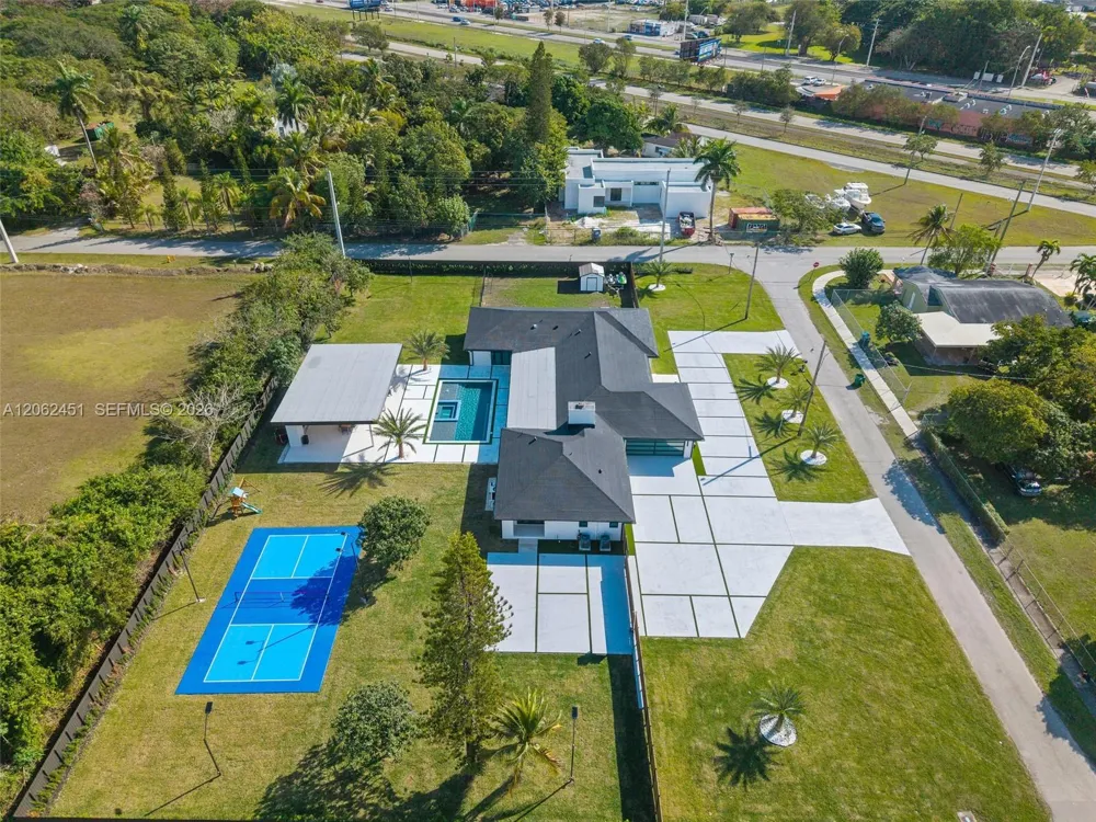 12425 SW 226th St Miami, FL 33170