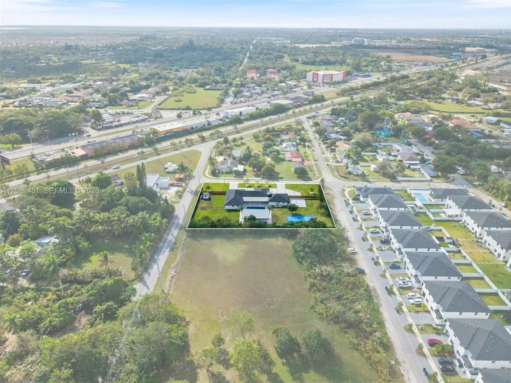 12425 SW 226th St Miami, FL 33170
