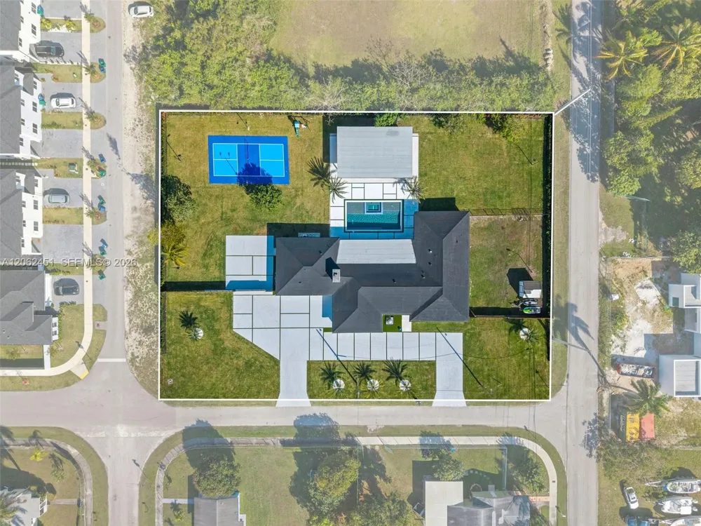 12425 SW 226th St Miami, FL 33170