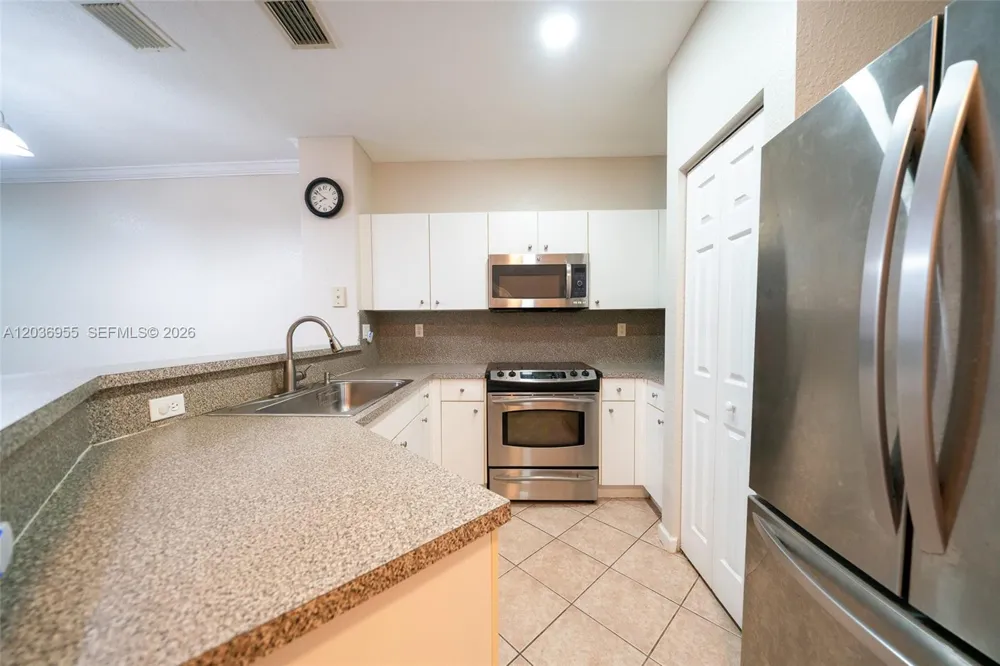 6453 Catalina Ln Tamarac, FL 33321