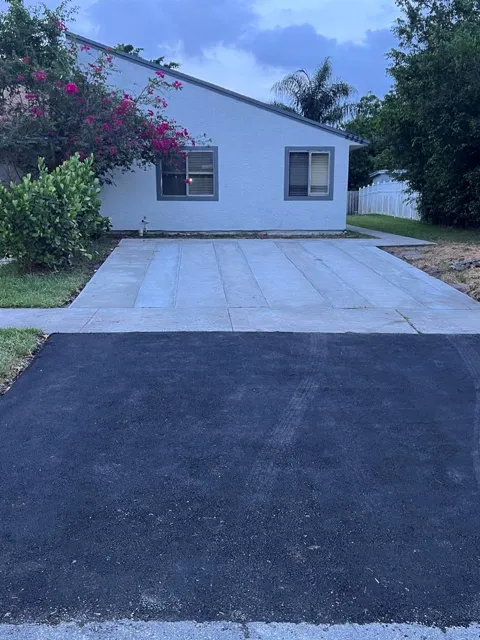 5335 NW 5th Street