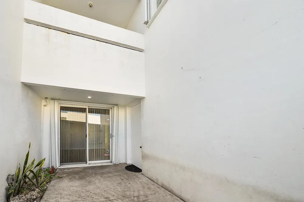 5070 Elmhurst Road #F West Palm Beach, FL 33417