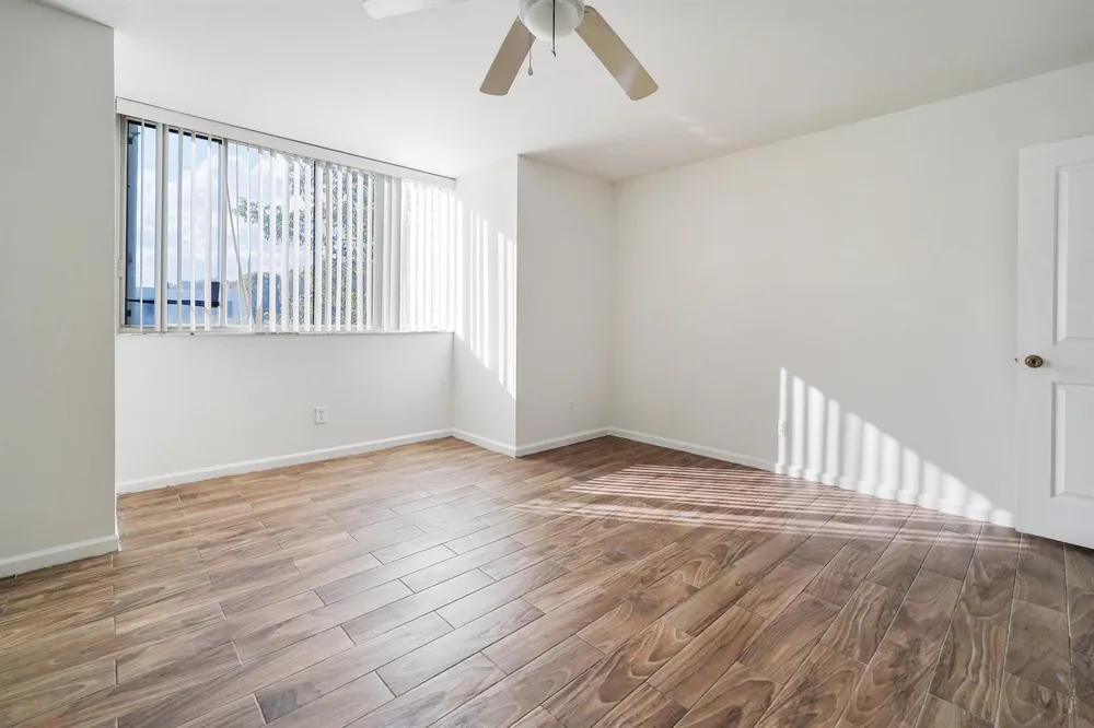 5070 Elmhurst Road #F West Palm Beach, FL 33417