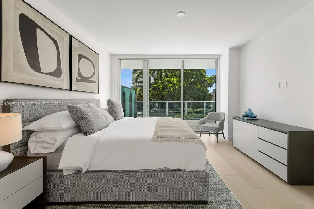 9221 E Bay Harbor Drive #212 Bay Harbor Islands, FL 33154