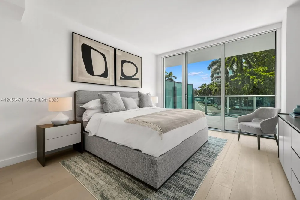 9221 E Bay Harbor Drive #212 Bay Harbor Islands, FL 33154