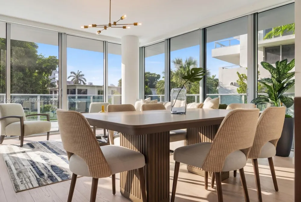 9221 E Bay Harbor Drive #212 Bay Harbor Islands, FL 33154