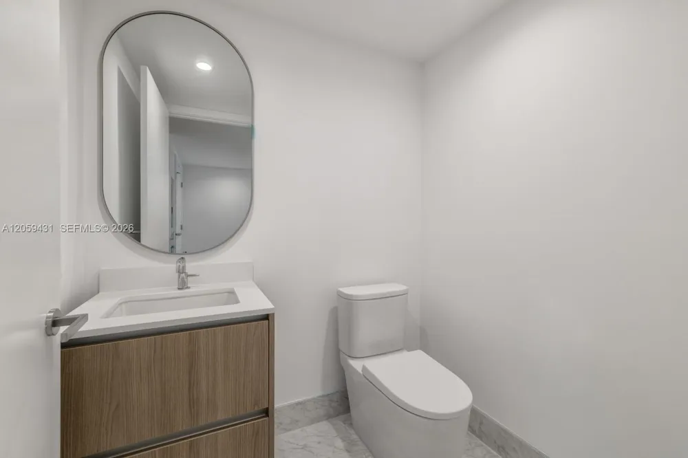 9221 E Bay Harbor Drive #212 Bay Harbor Islands, FL 33154