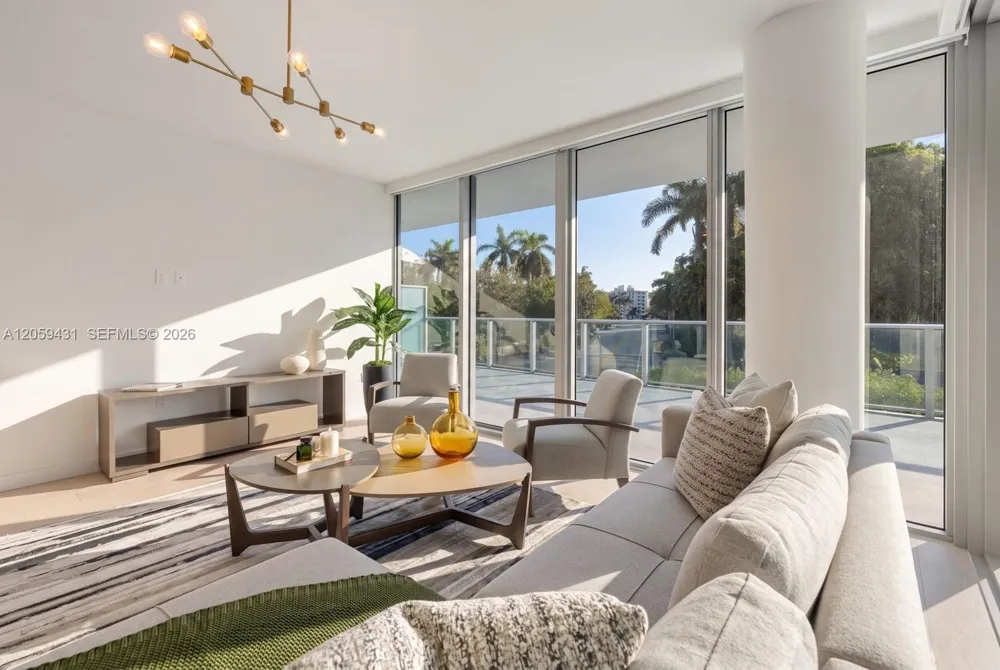 9221 E Bay Harbor Drive #212 Bay Harbor Islands, FL 33154