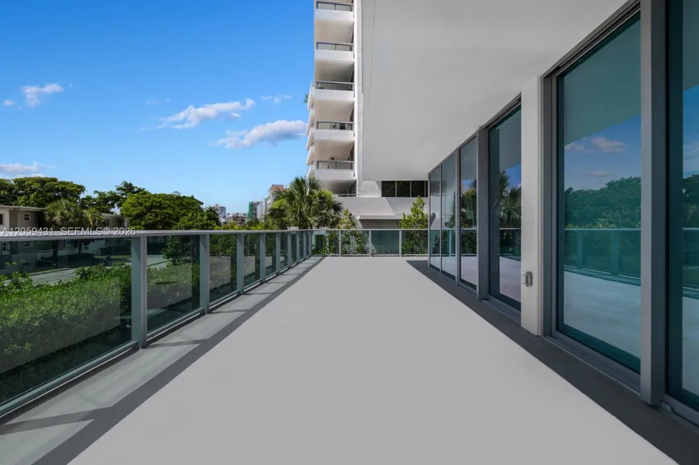 9221 E Bay Harbor Drive #212 Bay Harbor Islands, FL 33154