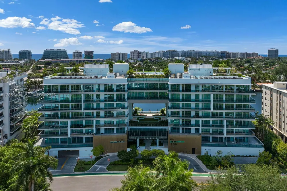 9221 E Bay Harbor Drive #212 Bay Harbor Islands, FL 33154