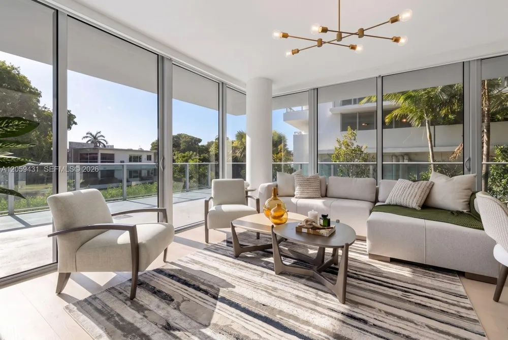 9221 E Bay Harbor Drive #212 Bay Harbor Islands, FL 33154