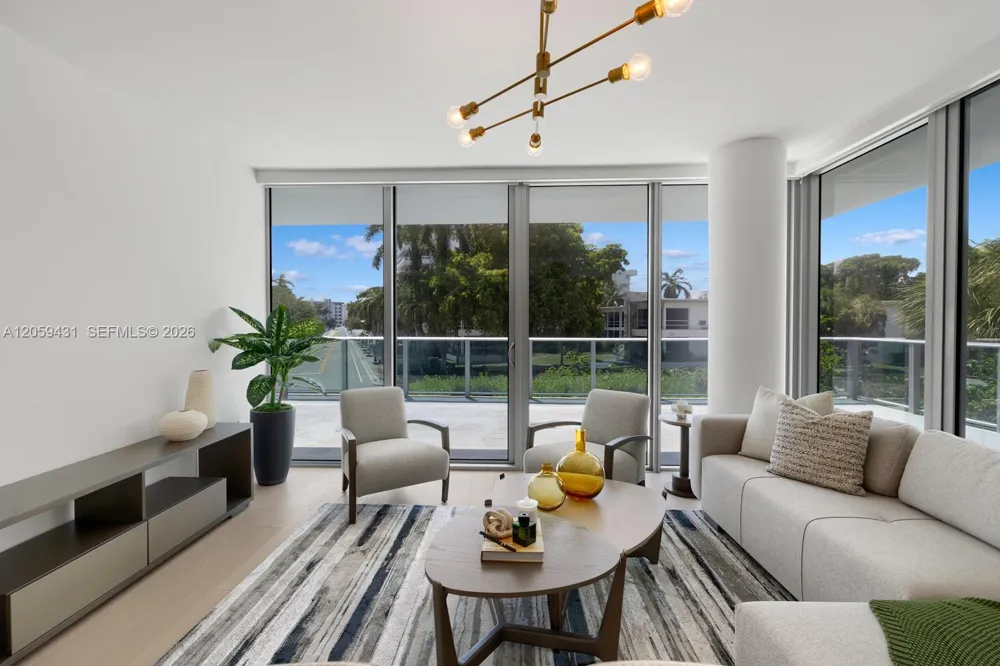 9221 E Bay Harbor Drive #212 Bay Harbor Islands, FL 33154