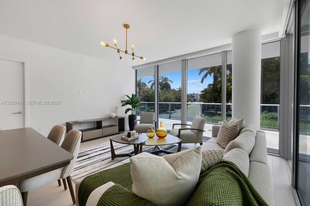 9221 E Bay Harbor Drive #212 Bay Harbor Islands, FL 33154