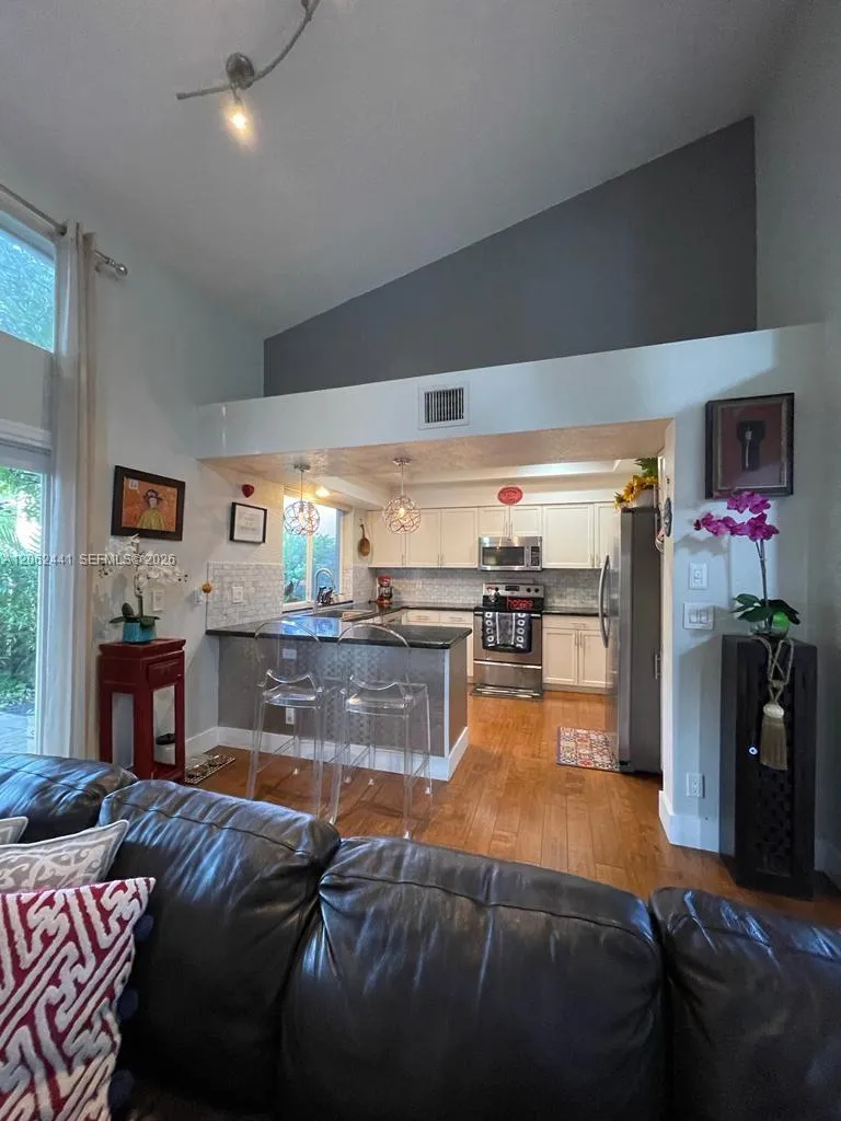 10157 NW 4th St #1 Plantation, FL 33324